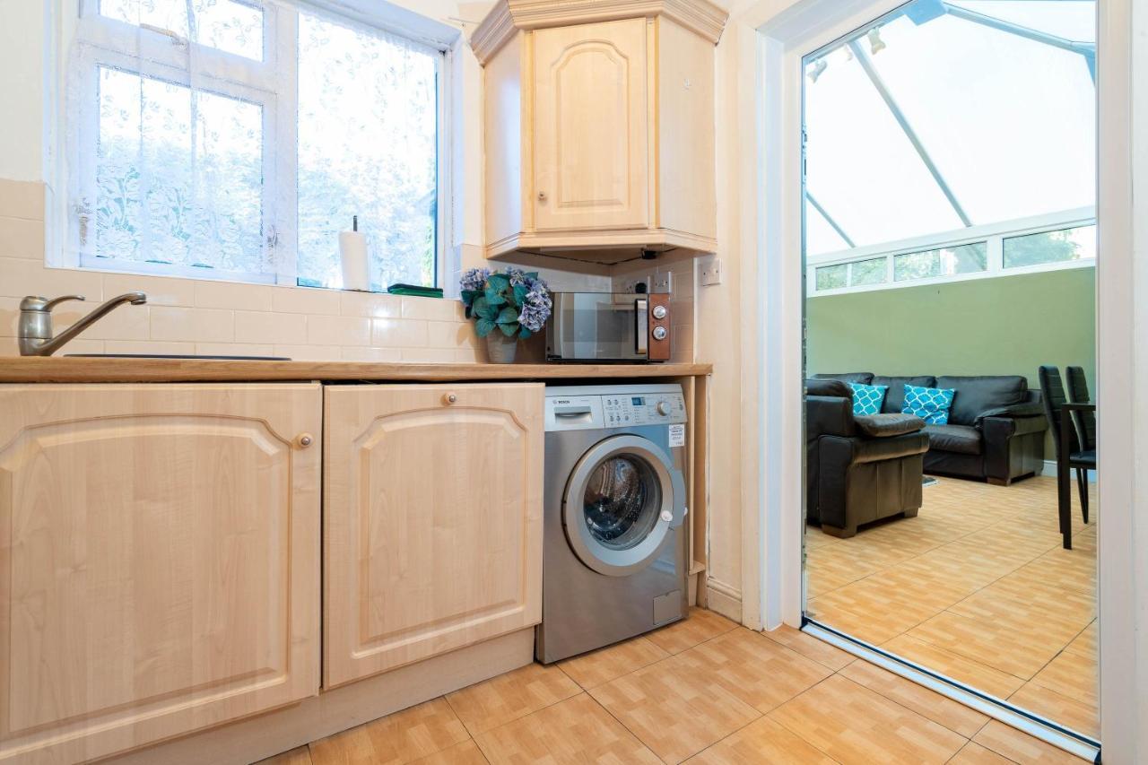 Large 4 Bedroom House - Top Rated - Off-Street Parking - Garden - Sleeps 9 - Contractors - Groups - Pool Table Northfield Экстерьер фото